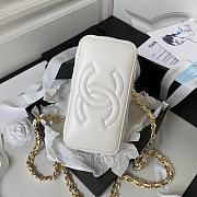 Chanel Small Vanity Case with Chain Pearl Crush White Lambskin Size 17x9.5x8 cm - 4