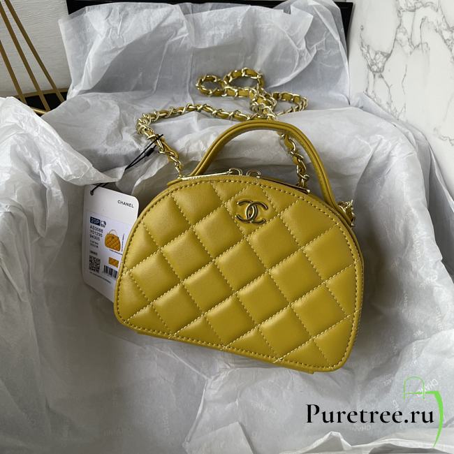 CHANEL | Handbag in Yellow Size 16 cm - 1