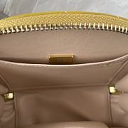 CHANEL | Handbag in Yellow Size 16 cm - 6