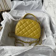 CHANEL | Handbag in Yellow Size 16 cm - 2