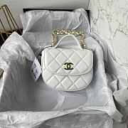 CHANEL | Handle Bag In White Size 16 cm - 1
