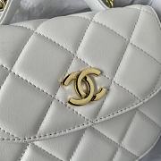 CHANEL | Handle Bag In White Size 16 cm - 3
