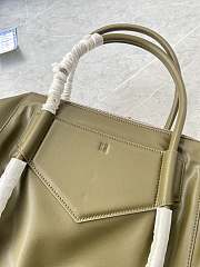 GIVENCHY | Antigona Soft medium leather bag Green - 5