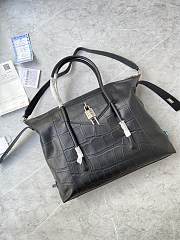 GIVENCHY | Antigona Soft medium leather bag Square Black - 3