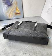 GIVENCHY | Antigona Soft medium leather bag Square Black - 2