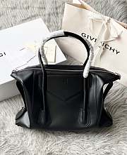 GIVENCHY | Antigona Soft medium leather bag Black - 6