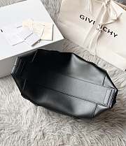 GIVENCHY | Antigona Soft medium leather bag Black - 3