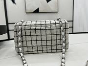 CHANEL | Vintage Classic Double Flap Bag In White/Black Size 20 cm - 4