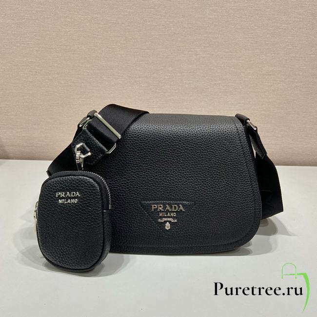 PRADA |  Vitello Daino Flap Logo Crossbody Bag In Black Size 24x17x9.5 cm - 1