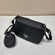 PRADA |  Vitello Daino Flap Logo Crossbody Bag In Black Size 24x17x9.5 cm - 6