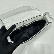 PRADA |  Vitello Daino Flap Logo Crossbody Bag In White Size 24x17x9.5 cm - 2