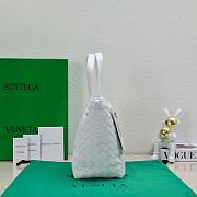 BOTTEGA VENETA | Small Flip Flap In Chalk Size 23x18.5x15 cm - 5