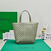 BOTTEGA VENETA | Small Flip Flap In Ligh Green Size 23x18.5x15 cm - 4