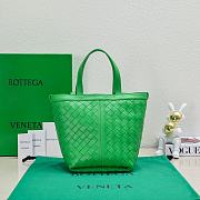 BOTTEGA VENETA | Small Flip Flap In Green Size 23x18.5x15 cm - 4