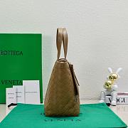 BOTTEGA VENETA | Small Flip Flap Acorn Size 23x18.5x15 cm - 3
