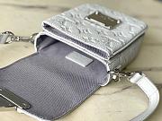 LOUIS VUITTON | s-lock vertical wearable wallet white - 2
