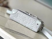 LOUIS VUITTON | Steamer Wearable Wallet In White - 4