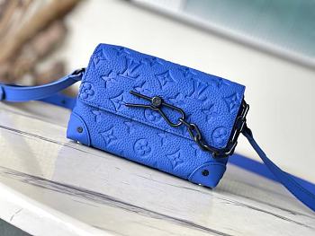 LOUIS VUITTON | Steamer Wearable Wallet In Blue