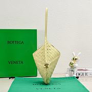 BOTTEGA VENETA | Small Solstice Shoulder Bag In Ice Cream - 3