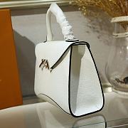 MOYNAT | Gabrielle Cluthch In White Size 22 cm - 5