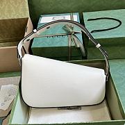 GUCCI | Horsebit 1955 Shoulder Bag In White - 5