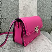 VALENTINO | Small Rockstud23 Mirror-Effect Calfskin Shoulder Pink Bag - 3