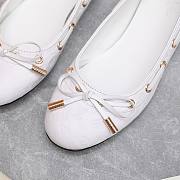 LOUIS VUITTON | Gloria Flat Loafer White Women Shoes - 5