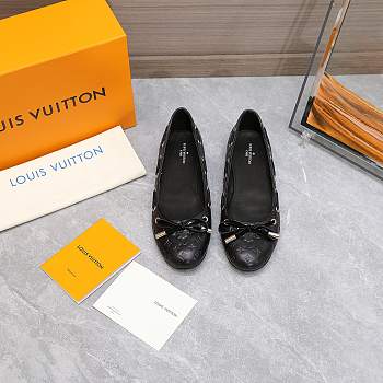 LOUIS VUITTON | Gloria Flat Loafer Black Women Shoes