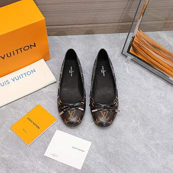 LOUIS VUITTON | Gloria Flat Loafer Monogram Women Shoes