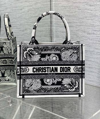 DIOR | Madium Book Tote Black And White Butterfly Bandana Embroidery