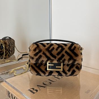 FENDI | Baguette Wool Handbag Size 19 cm