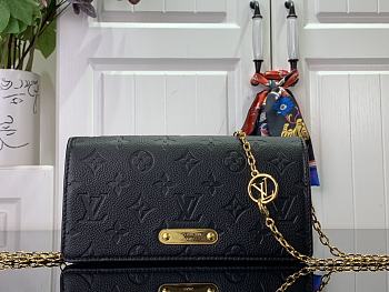 LOUIS VUITTON | Wallet On Chain Lily In Black M46919