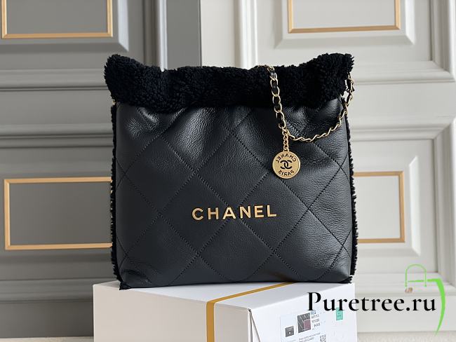 CHANEL | Leather Elegant Style Logo Shoulder Bags  - 1