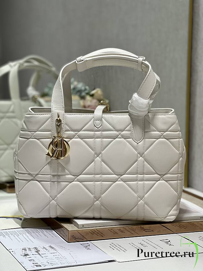 DIOR | Large Dior Toujours Bag White Macrocannage Crinkled Calfskin - 1