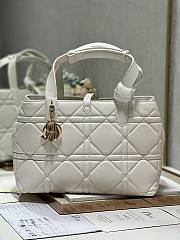DIOR | Large Dior Toujours Bag White Macrocannage Crinkled Calfskin - 1