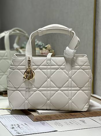 DIOR | Large Dior Toujours Bag White Macrocannage Crinkled Calfskin