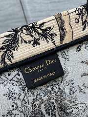 DIOR | Large Dior Book Tote Beige and Black Toile de Jouy Soleil Embroidery - 2
