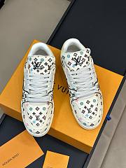 LOUIS VUITTON | Trainer Sneaker Vanilla Color Monogram - 3