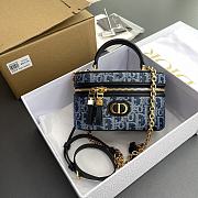 DIOR | 30 Montaigne Mini Vanity Case Blue Denim Dior Oblique Jacquard - 1