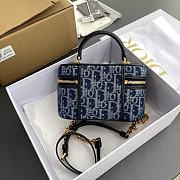 DIOR | 30 Montaigne Mini Vanity Case Blue Denim Dior Oblique Jacquard - 6