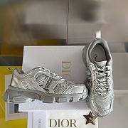 DIOR | Chrono Sneaker Gray Mesh with Silver-Tone Laminated Leather-Effect Panels - 5