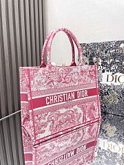 DIOR | Medium Dioriviera Dior Book Tote Candy Pink Toile de Jouy Embroidery - 5