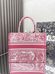 DIOR | Medium Dioriviera Dior Book Tote Candy Pink Toile de Jouy Embroidery - 3