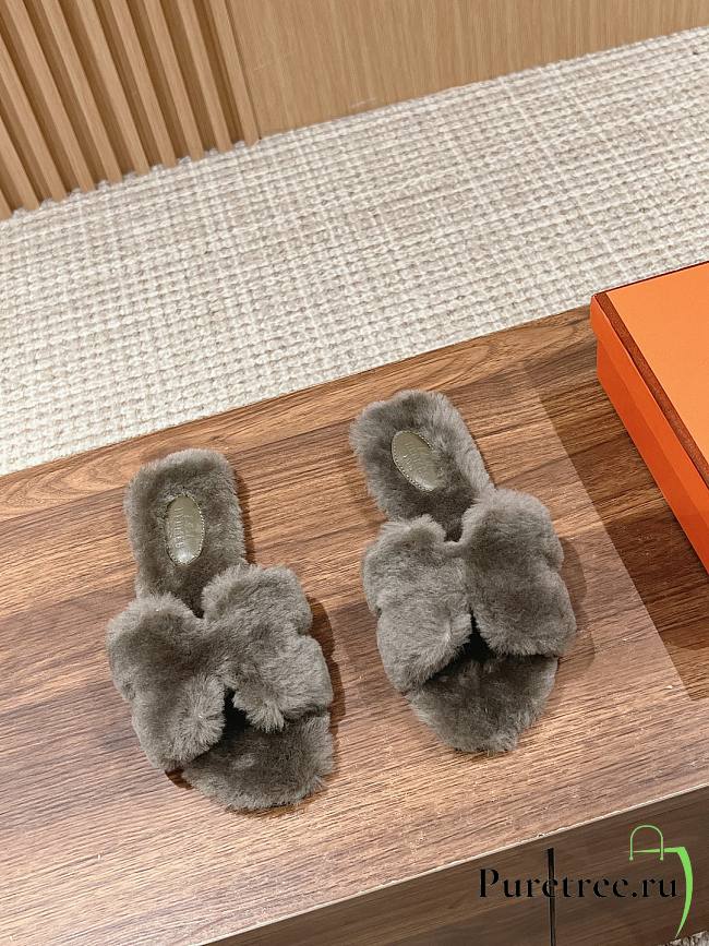 HERMES | Fluffy Sandals - 1