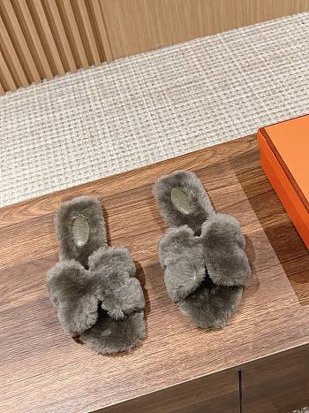 HERMES | Fluffy Sandals