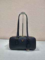 PRADA | Triangle-Logo Tote Bag In Black - 1