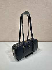 PRADA | Triangle-Logo Tote Bag In Black - 2