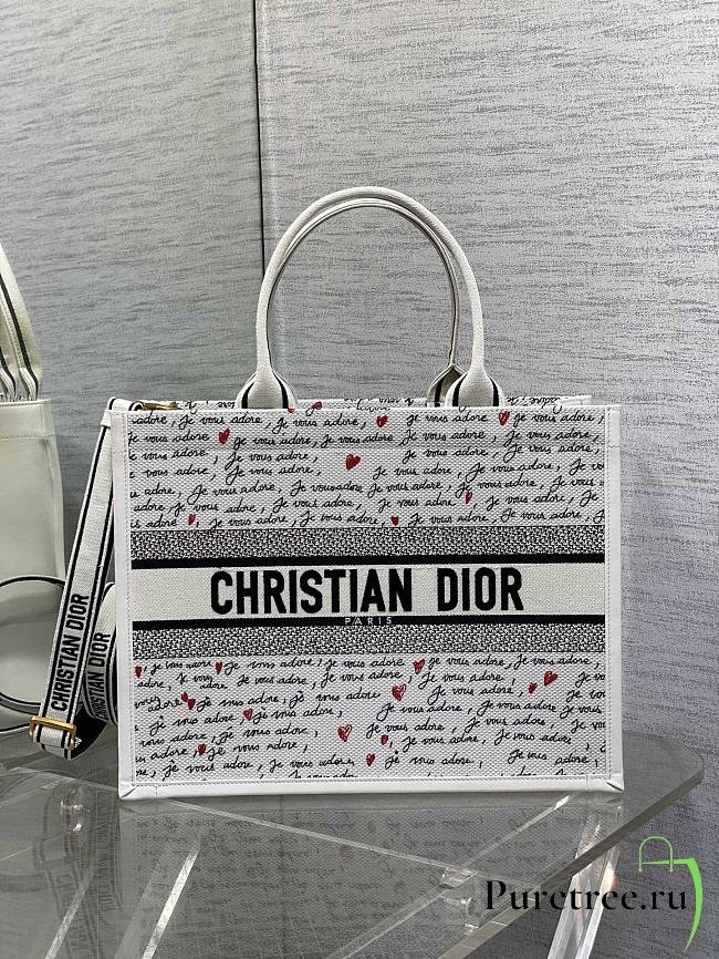 DIOR | Dioramour Medium Dior Book Tote White Embroidery with Black and Red Je Vous Adore Motif and White Calfskin - 1