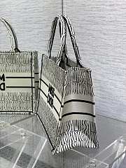 DIOR | Medium Dior Book Tote White and Black Miss Dior Allover Embroidery - 3