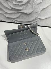 CHANEL | Gray Classic Quilted Caviar Medium - 3